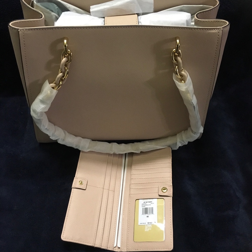 💥FINAL OFFER💥Michael Kors Sofia tote w/Wallet - Picture 3 of 6